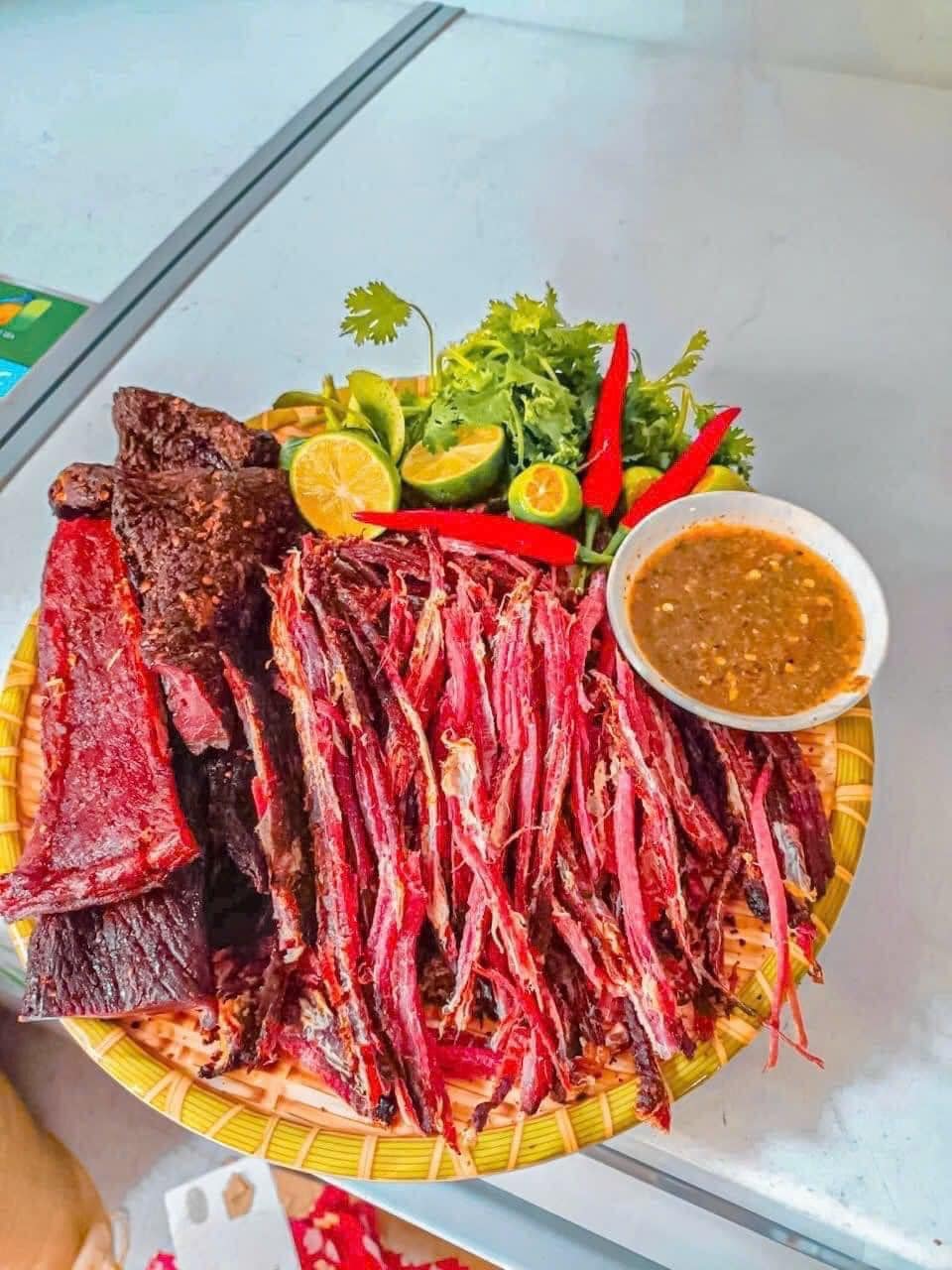 Thịt lợn gác bếp Sa Pa